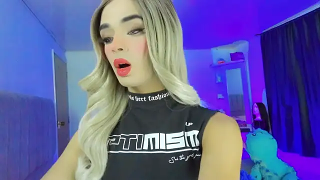 HANNAH BACKERS online show from December 20, 5:13 am