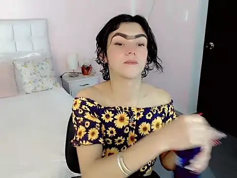 nathalialoes1 online show from October 24, 7:19 pm