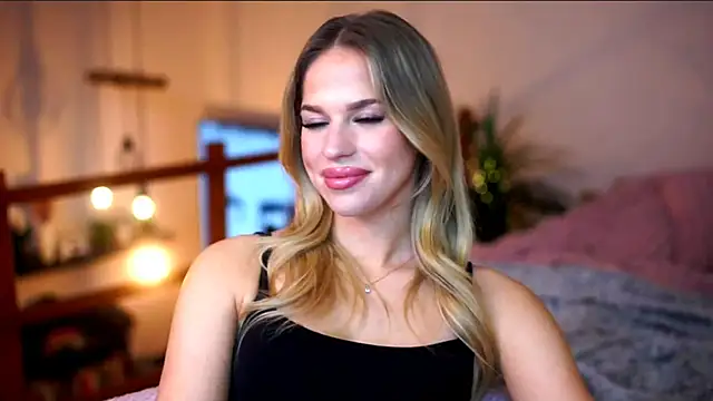 Emilyvanroessel online show from November 9, 5:46 pm