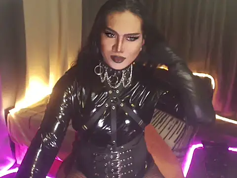 Snapshot of Hail_ur_Dominant chatting on October 29, 6:50 pm Hail ur Dominant online show from October 29, 6:50 pm