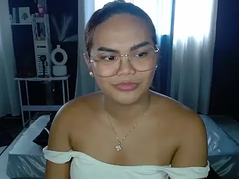 KylieSmith online show from April 8, 6:47 am