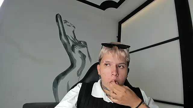 AlanRed  online show from October 3, 4:34 am