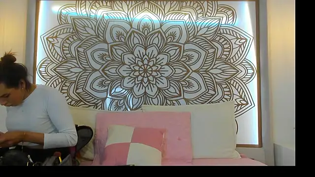 Lilith Zamara online show from February 5, 2:44 pm