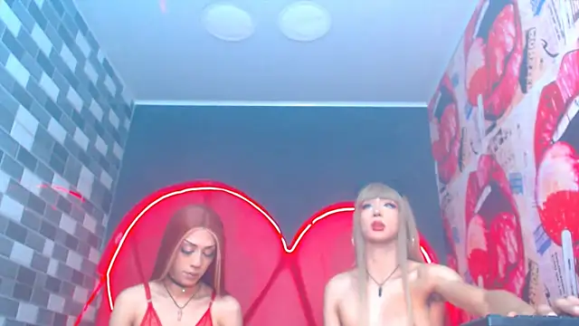 julessxcharlotte online show from September 25, 2:24 pm