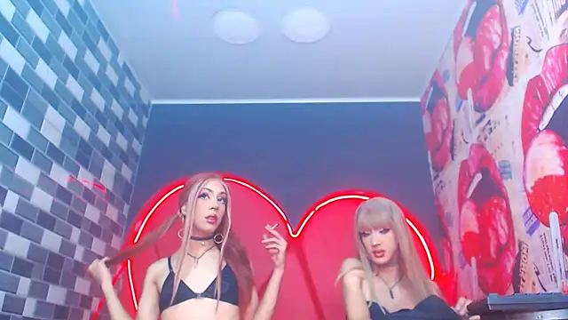 julessxcharlotte online show from September 27, 2:26 pm