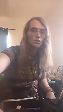 Snapshot of BlondeyMiyMiy chatting on September 8, 8:40 pm BlondeyMiyMiy online show from September 8, 8:40 pm