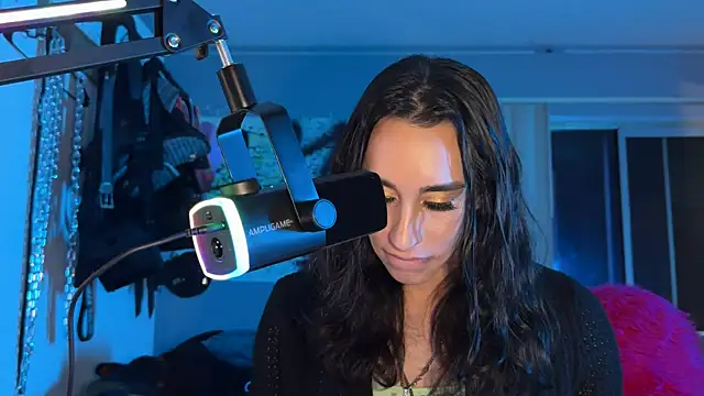 xoFrankie online show from April 6, 3:48 am