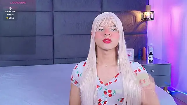 Slenna Moon online show from November 24, 3:31 am