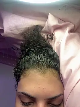 luluzinhax online show from March 25, 5:45 am