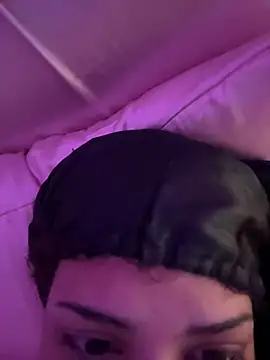 luluzinhax online show from April 15, 5:46 am