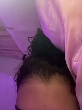 luluzinhax online show from April 19, 5:30 am