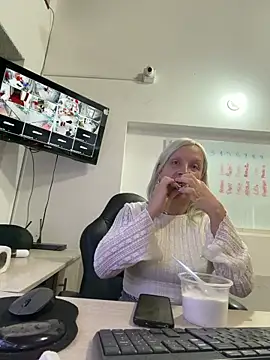 Sun Sooll  online show from April 29, 10:49 pm