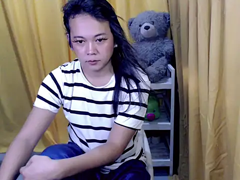 MissfrancesXxx online show from April 17, 4:04 am