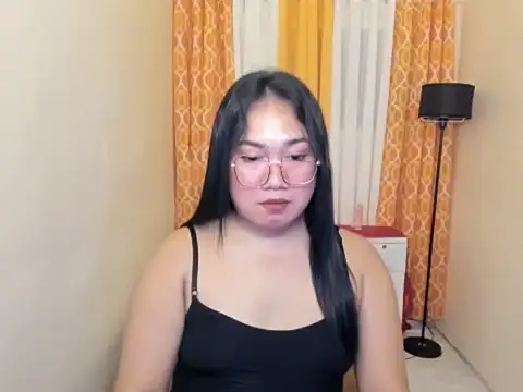 TsUncutKaren online show from March 18, 5:12 pm