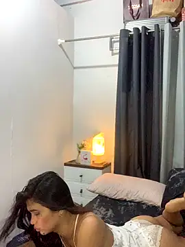 AngelHille online show from December 13, 7:40 pm