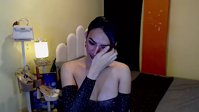 AmandaTheMonsterCock online show from November 16, 1:26 am