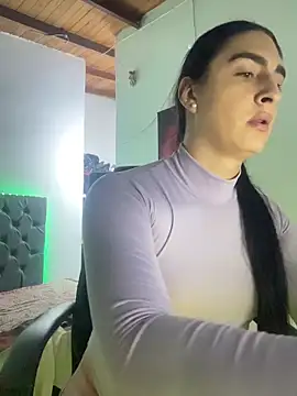 lola diez online show from April 24, 11:41 pm