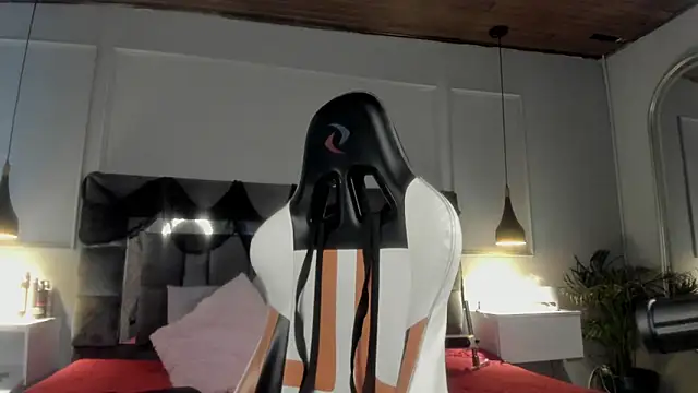 Damian Rock online show from April 7, 8:10 pm