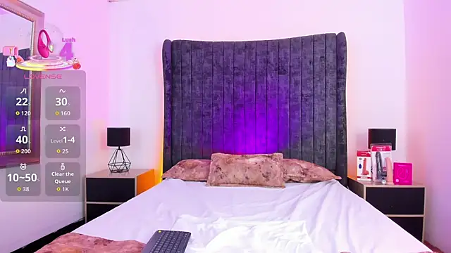 VanessaParis   online show from November 21, 9:38 pm