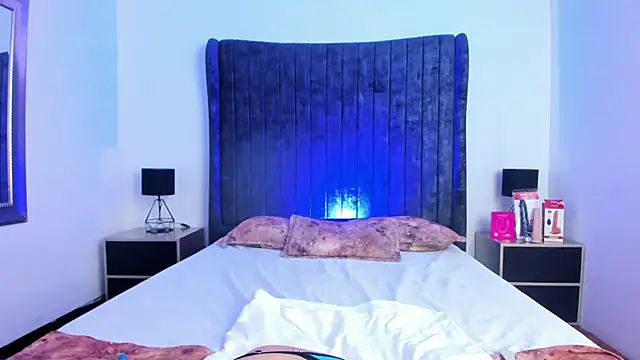 VanessaParis   online show from December 20, 10:16 pm