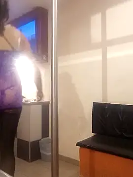 transreyna online show from November 22, 1:40 am