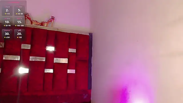 roxanawillts online show from April 11, 12:16 am