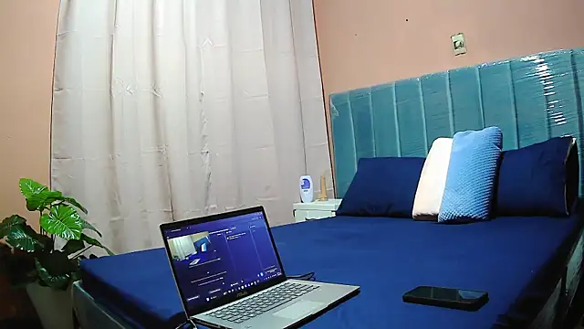 Snapshot of MissAsly chatting on October 16, 2:06 pm MissAsly online show from October 16, 2:06 pm