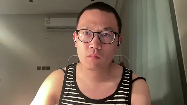 yewuzhibb online show from October 2, 7:02 pm