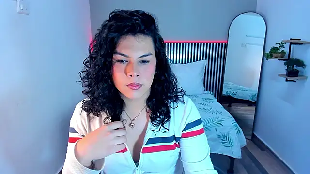 Little Alli online show from January 31, 7:45 pm