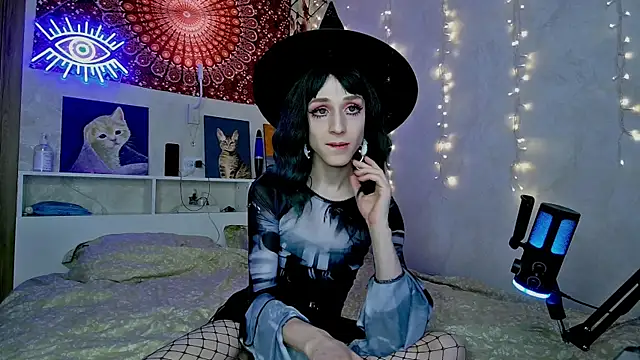 whoalexxa online show from December 22, 11:15 am