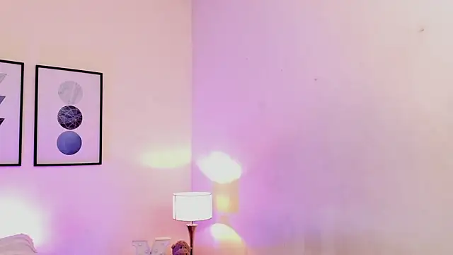 Amelia Brixton online show from April 15, 6:08 am