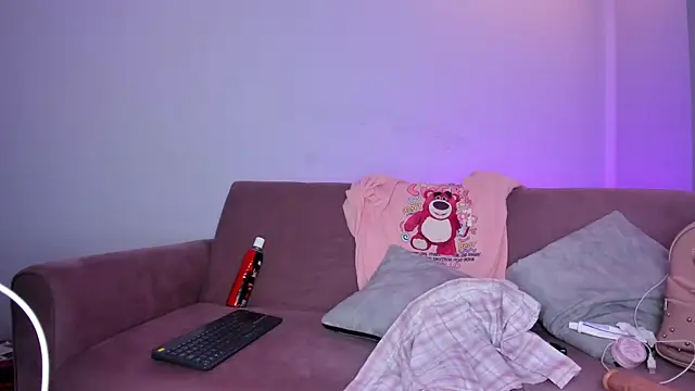 stefy bratz online show from March 22, 8:30 am