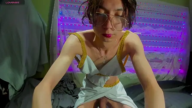 najimi uwu online show from November 8, 6:08 pm