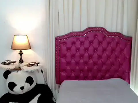 bellaUtops online show from February 2, 11:20 am