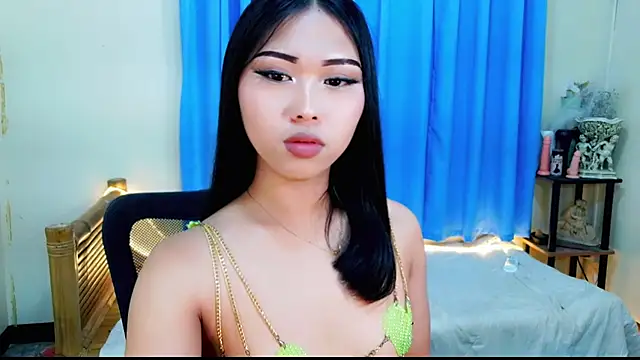 sweet sophiaxx online show from April 10, 6:30 am