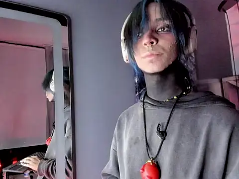 luxiel  online show from April 18, 5:09 am