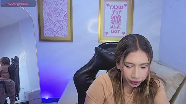 Evy Luxx v online show from March 6, 4:18 am