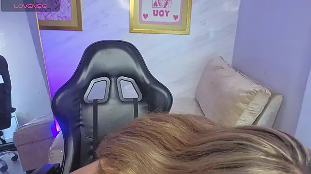 Evy Luxx v online show from March 27, 4:37 am