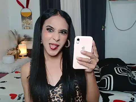 Casandrawang online show from April 14, 4:23 pm