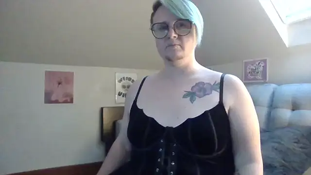 queerlyjaz online show from November 28, 10:44 pm