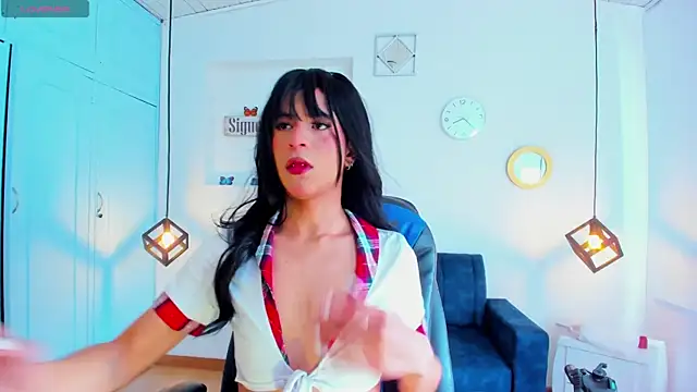 Hot Darliing online show from December 1, 1:24 pm