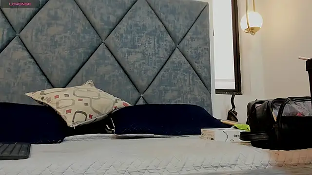 Lilith Zamara  online show from December 16, 1:49 pm