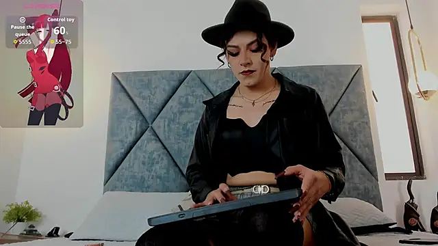 Lilith Zamara  online show from December 22, 2:11 pm