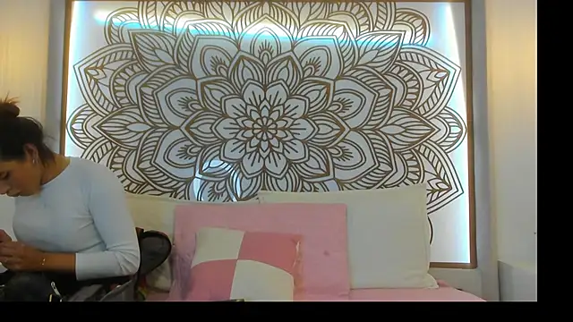 Lilith Zamara  online show from February 5, 2:44 pm