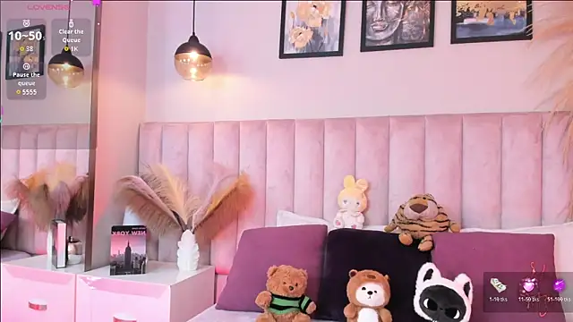 Tracy lee  online show from April 16, 9:39 pm