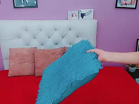 shantal gil online show from February 27, 4:18 am