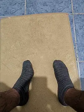 lyonnqw online show from January 18, 8:33 am