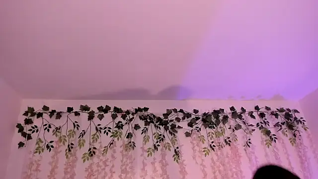 lizz lunna online show from March 4, 11:20 pm