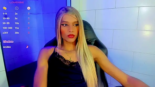 Samantha Ortega  online show from May 9, 12:23 pm
