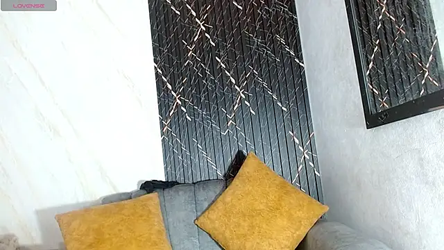 Stefani  R online show from March 9, 2:15 am